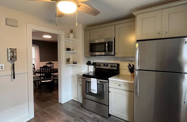Cozy 2BR Fairport Village homenn