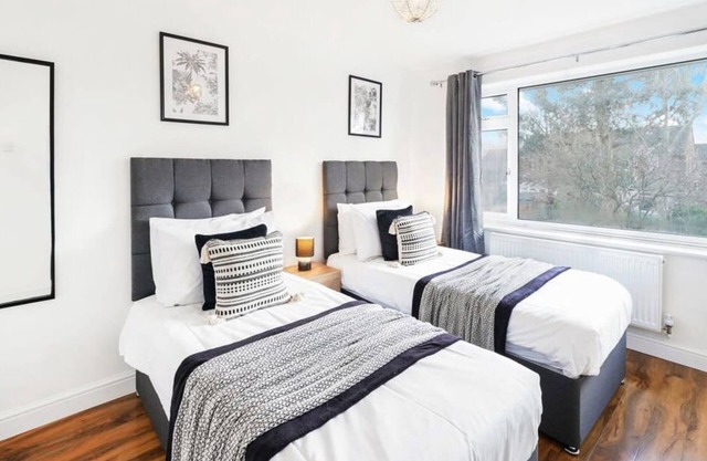 Cozy 3 Bed House for Contractors/Family, Parking