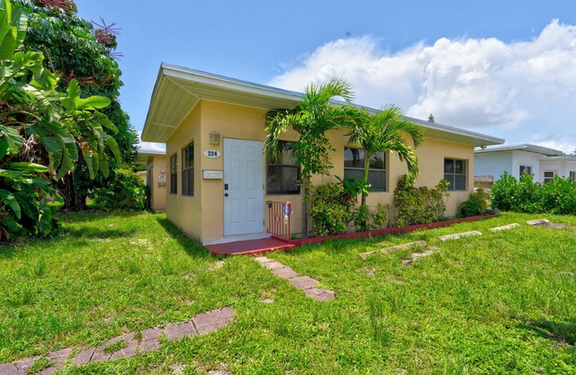Cozy 3-Bedroom apartment in Miami with AC