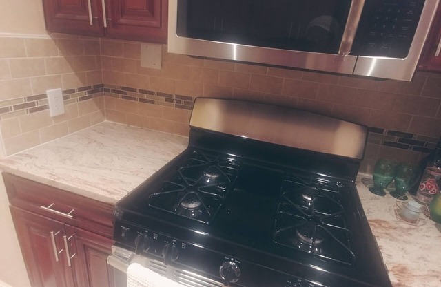Cozy Ambience is close to Pelham Park, Bay Plaza Mall, Dave and Buster,