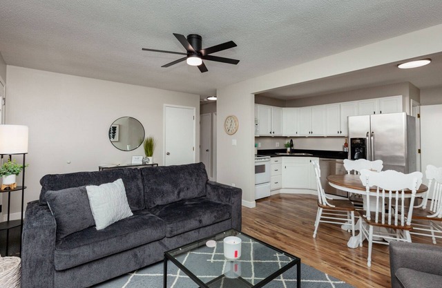 Cozy Ames retreat located near Iowa State University