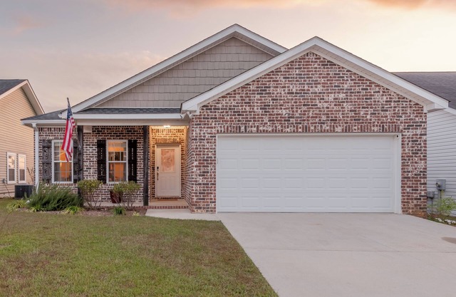 Cozy and Comfy Retreat in a Quiet Neighborhood. Weekly and monthly discounts