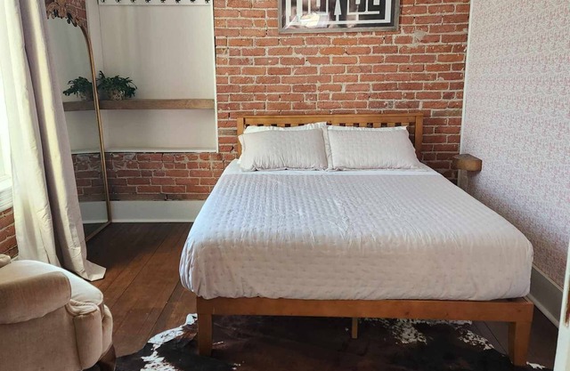 Cozy apartment just off the square in historic downtown Galesville.