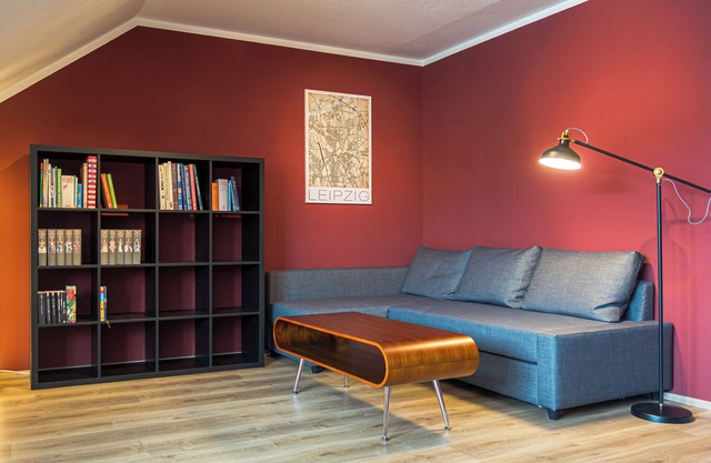 Cozy attic apartment - central location & Netflix & parking space