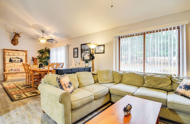 Cozy Bartlett Condo w/Deck & Resort Amenities!