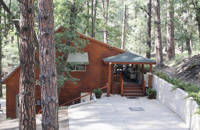 Cozy Cabin just 5 minutes from Lynx Lake