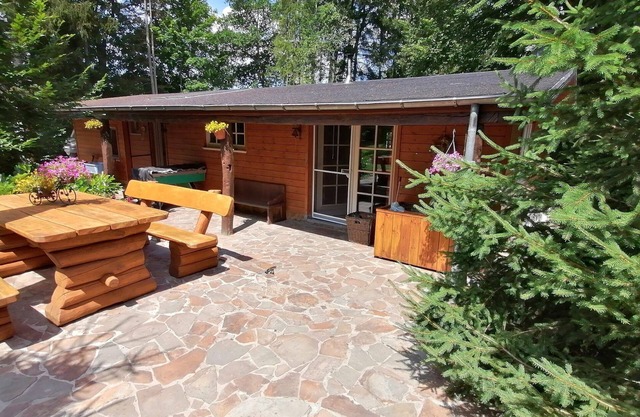 Cozy Chalet with Sauna, Wibrin