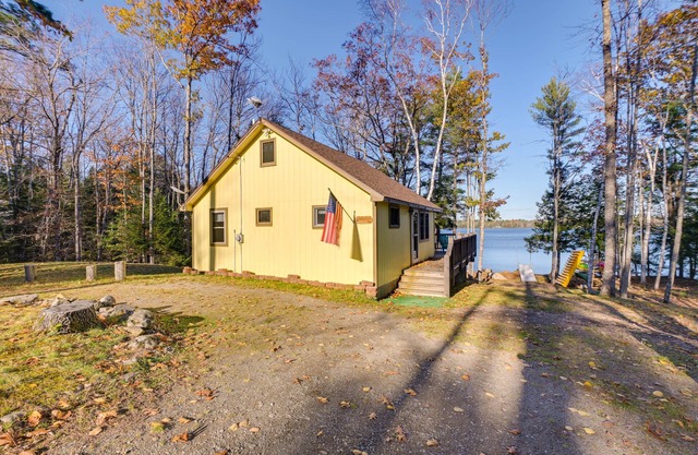 Cozy Chemo Pond Cabin w/Dock & Waterfront Views