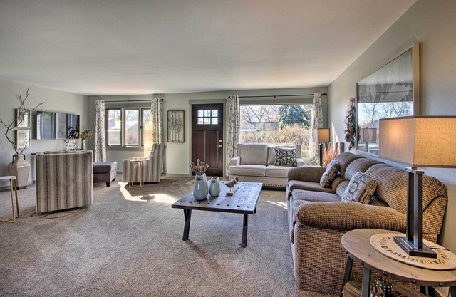 Cozy Choteau Home w/Fire Pit, Grill, Yard!