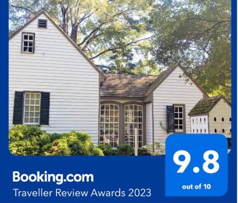 Cozy Colonial 1740 Cottage