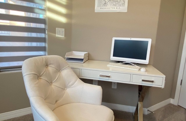 Cozy condo at South Mountain/gated community