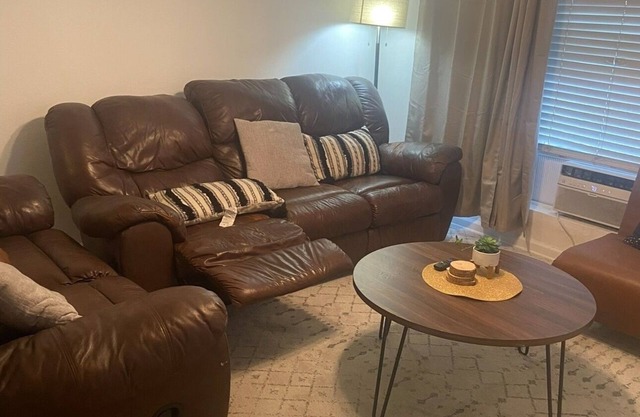 Cozy Condo minutes from New Orleans and MSY