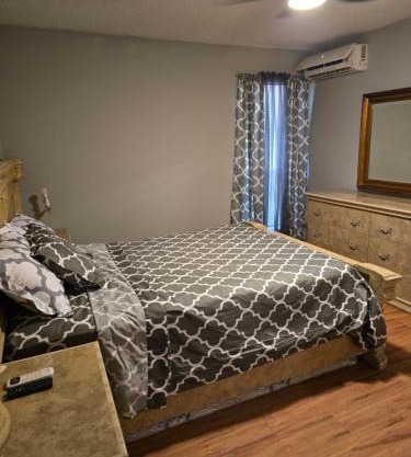 Cozy Condo1