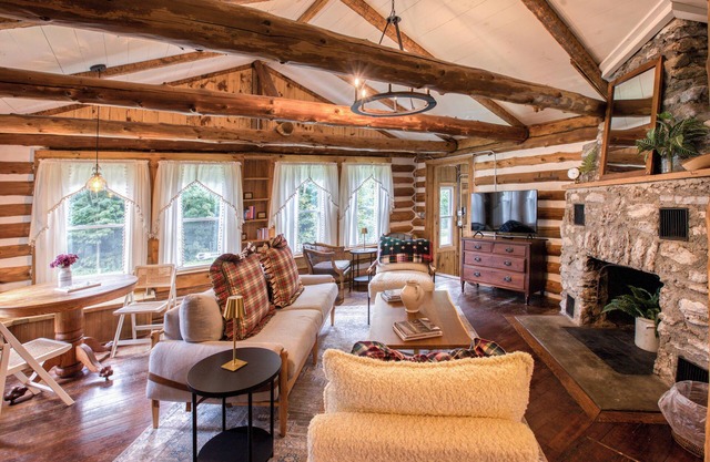 Cozy Cottage in the Berkshires on 1.6 Acres