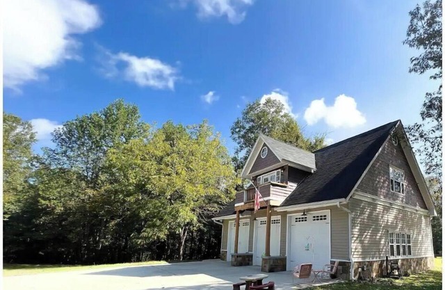 Cozy Cottage - Lake Front - GA Coldwater Retreat