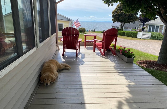 Cozy cottage on Lake Champlain with amazing views.