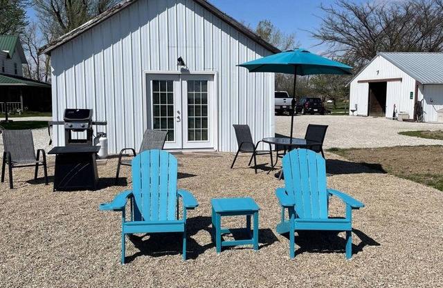Cozy Cottage on The Farm-No Cleaning Fee!