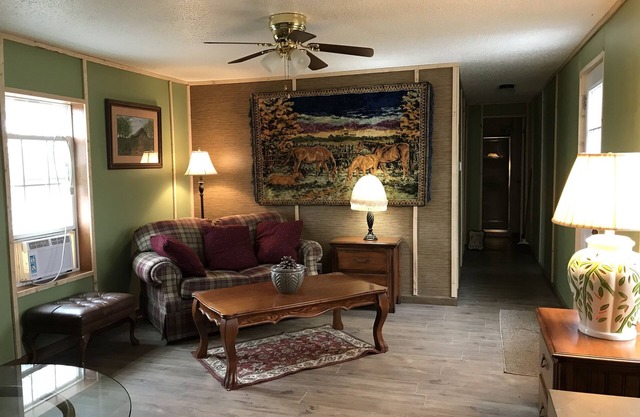 Cozy country experience Located in Marion, Ind 7630 E 100 S Marion, Indiana