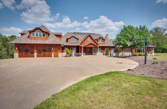 Cozy Fairfield Countryside Retreat with Patio!