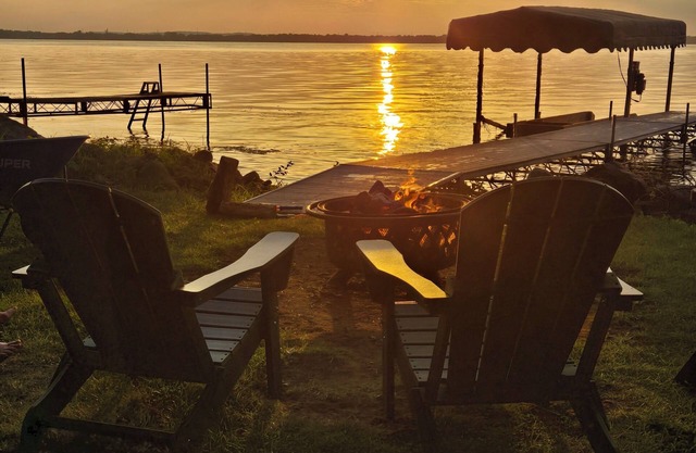 Cozy family getaway right on Lake Wissota!