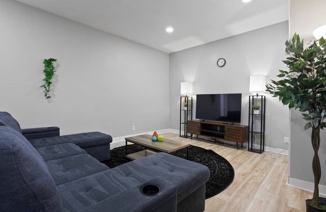 Cozy Forest Park Condo!