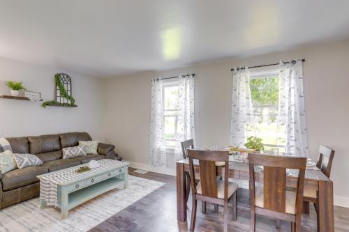 Cozy Greenwich Vacation Rental with Fire Pit