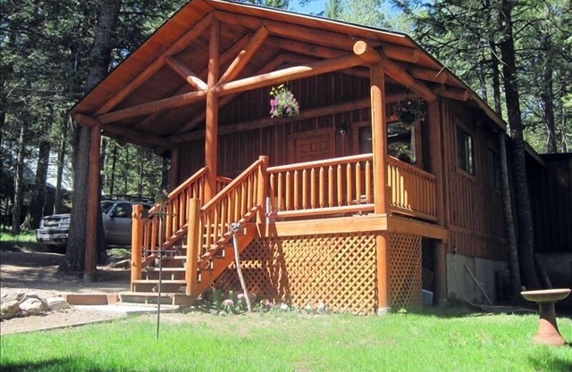 Cozy Guest Cabin by Henry's Lake & Near Yellowstone