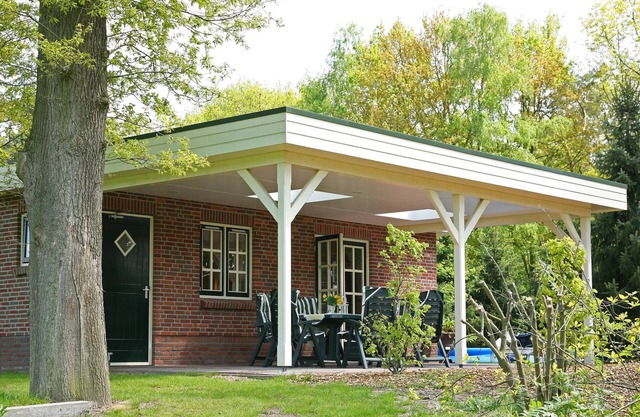 Cozy Holiday Home in Reutum with Jacuzzi