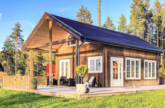 Cozy home in Brøttum with kitchen