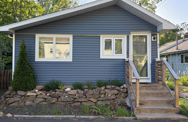 Cozy Home Near New Haven