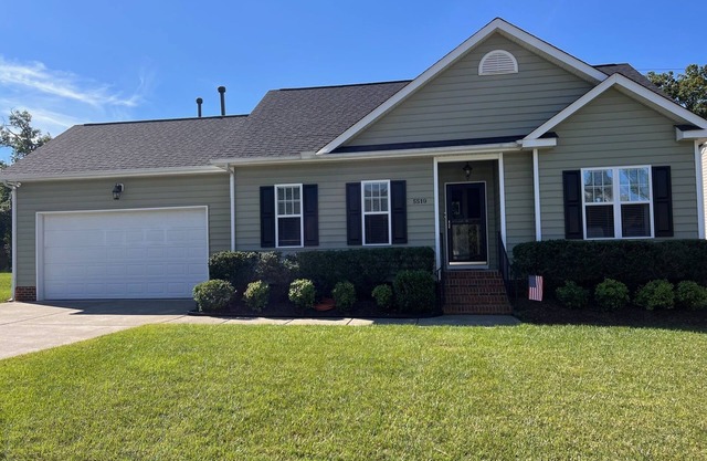 Cozy home near RDU, RTP, Angus Barn & downtown! Pet Friendly! Level-2 EV Charger