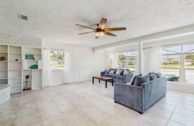 Cozy home with washer and dryer, internet, and prime location