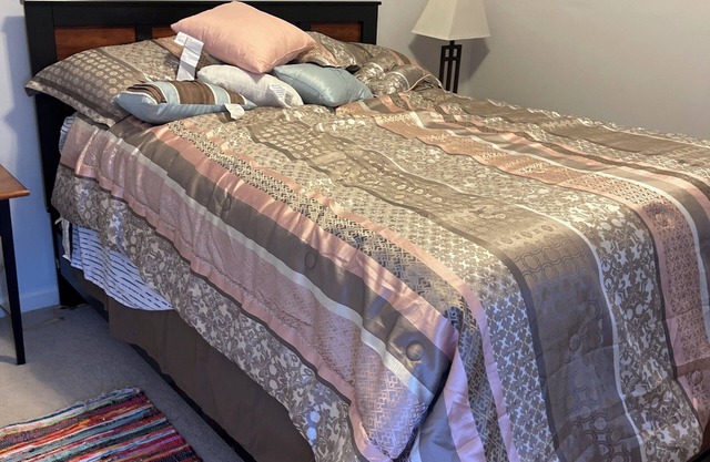 Cozy house in charming Indianapolis with AC, WiFi