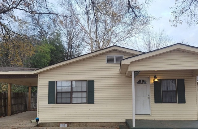 Cozy House near Caddo River