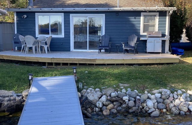 Cozy house on Okauchee Lake!