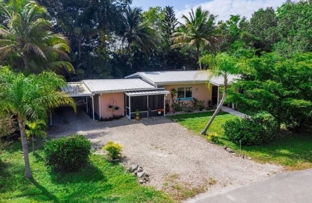 Cozy Island home, pet friendly