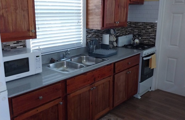 Cozy little Villa located in the heart of Deadman's Cay!
