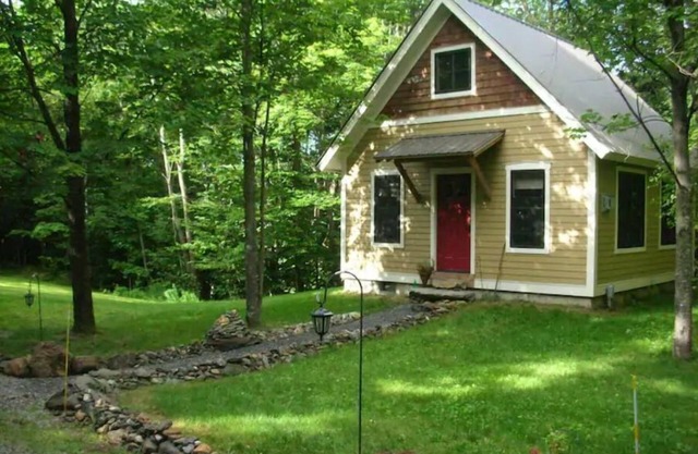 Cozy Little Cabin in the Woods