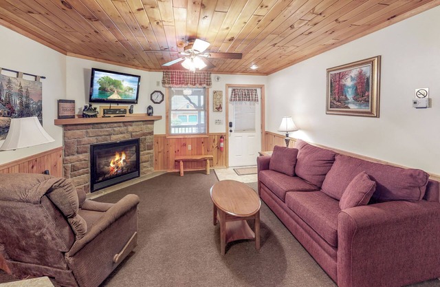 Cozy lodge 1 bedroom and AC, WiFi Cherry Springs, PA Grand Canyon & Pinecreek
