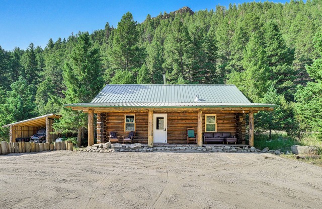 Cozy Melrose Cabin w/Fire Pit: Walk to River!