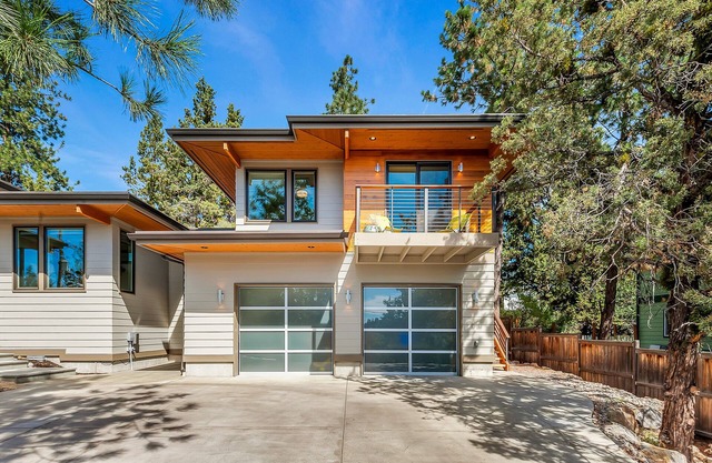 Cozy Modern Apartment Close To Town; Walk Everywhere