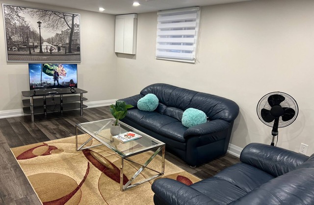 Cozy new 2-bedroom basement apartment close to the canal in Welland with WiFi