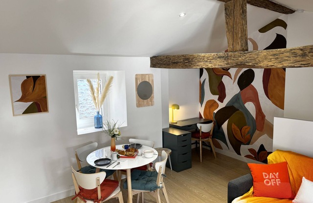Cozy Niort Arboretum Duplex with terrace