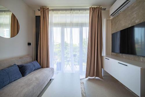 Cozy Nook Studio at Kosmalt with Balcony