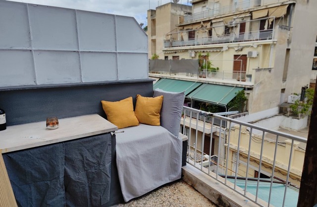 Cozy Penthouse in Athens Center