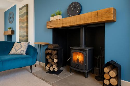 Cozy Pet-friendly Afan Forest Retreat ,log Burner