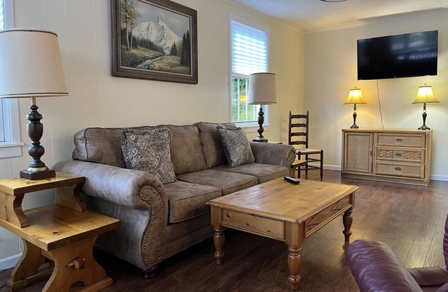 Cozy pet friendly (dogs) 2 Bedroom House in Berlin's Norwegian Village