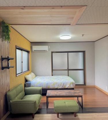 Cozy private apartment between Osaka and Kyoto