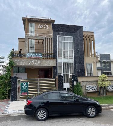 Cozy Private Rooms in Guest House in Citi Housing Jhelum, Satellite Town Jhelum