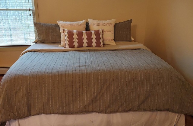 Cozy private suite in the heart of beautiful Gardiner.
